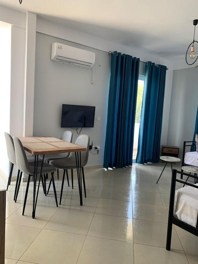 Mediterranean Apartments Himare Exterior photo